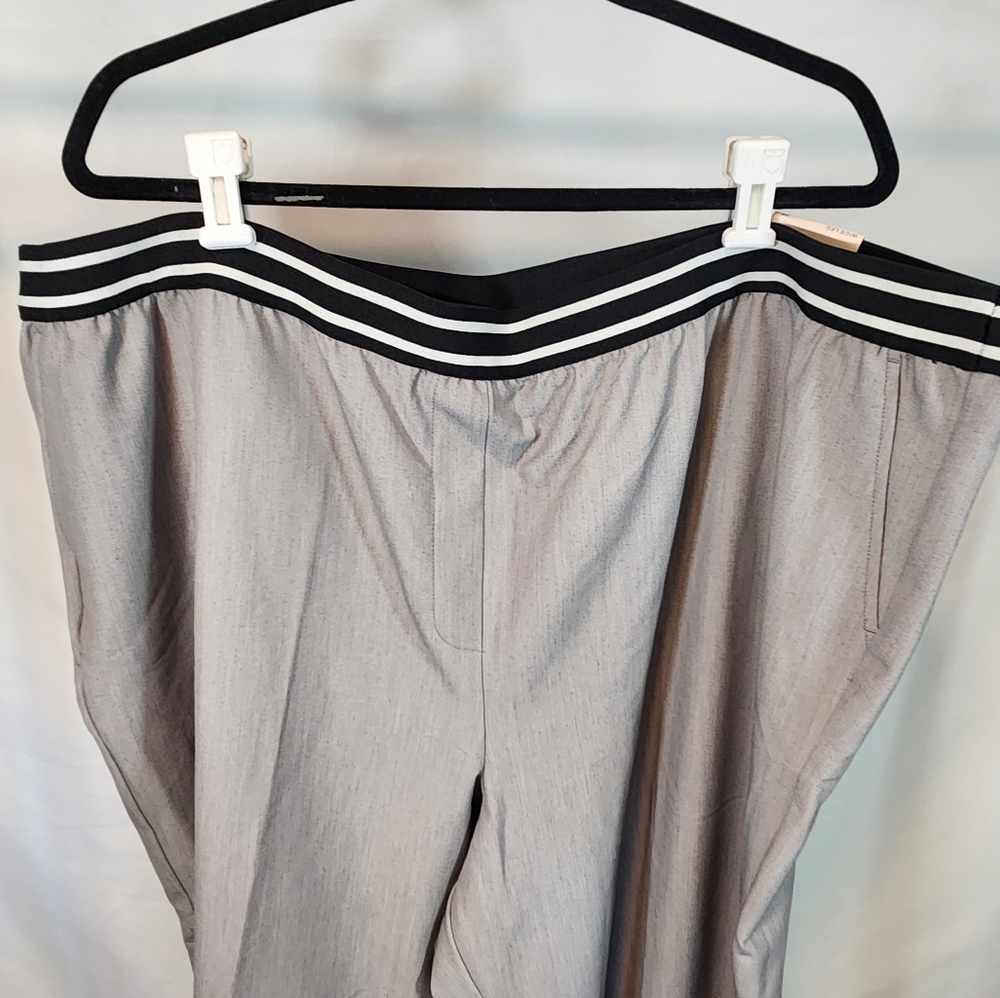 Lane Bryant pull on, mid rise, wide leg dress pants NWT size 28